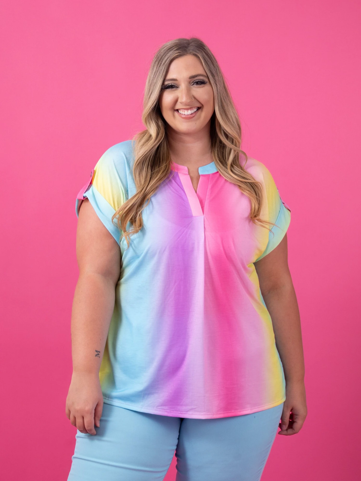 Lizzy Wrinkle Free Short Sleeve Ombre Top | S - 3X