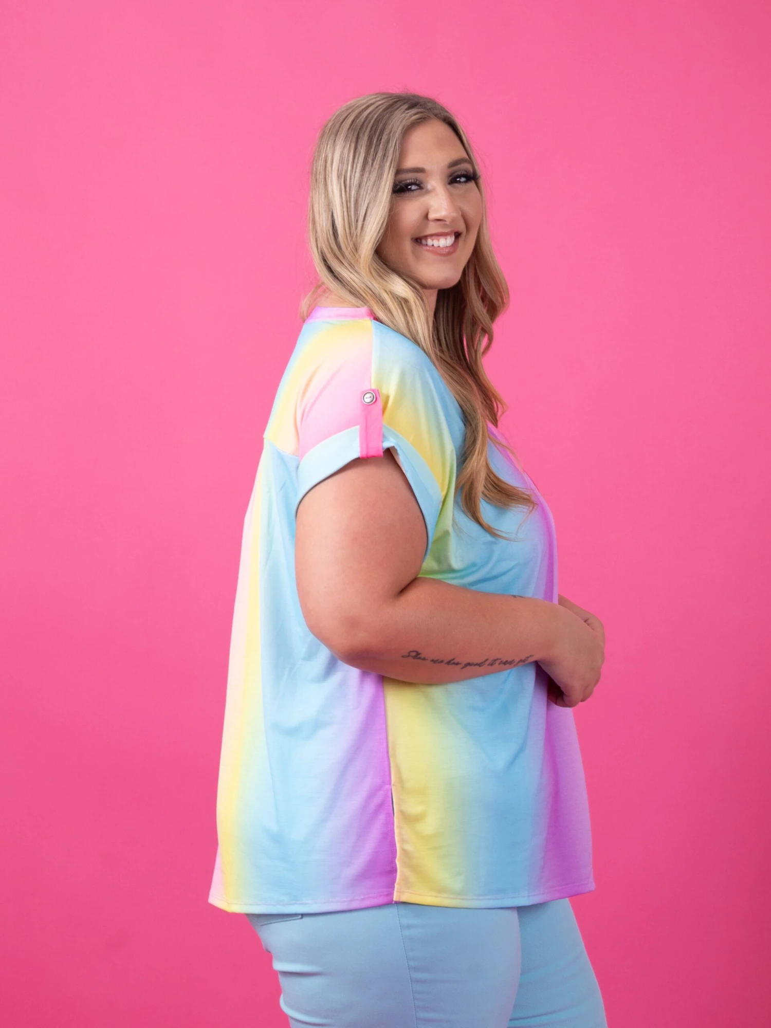 Lizzy Wrinkle Free Short Sleeve Ombre Top | S - 3X - Image 2