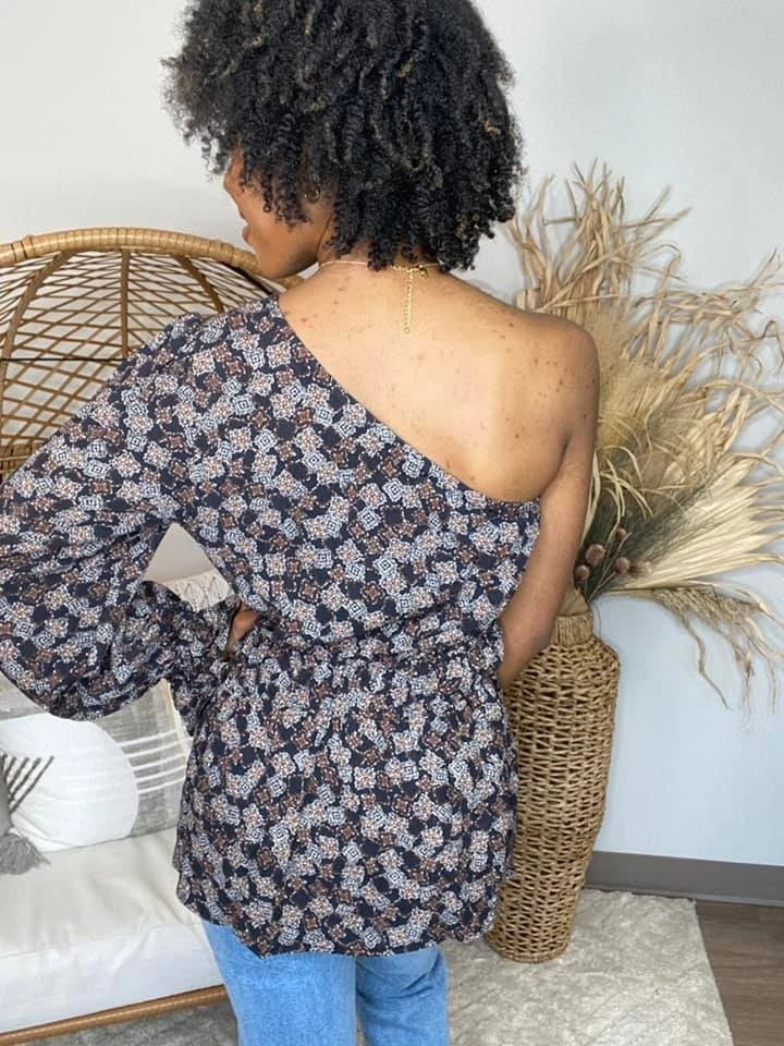 Falling Flowers Top *Final Sale* - Image 3