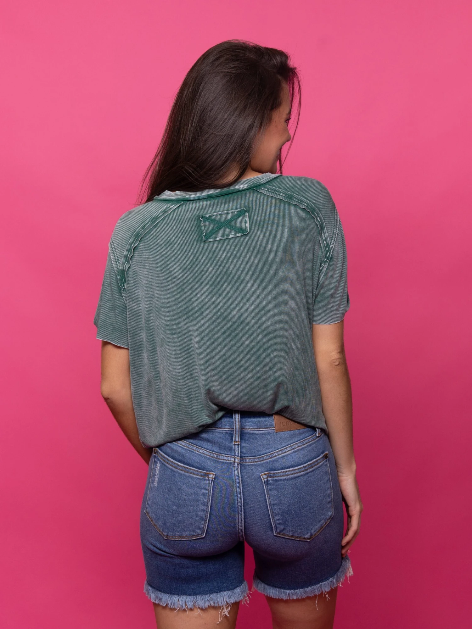 Judy Blue Mid Rise Fray Hem Shorts | S-3X - Image 4