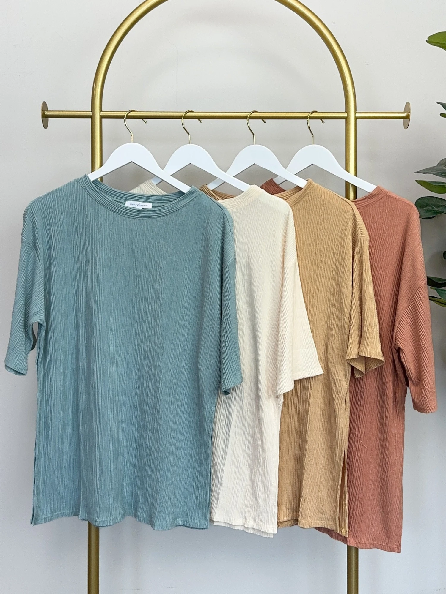 Textured Short Sleeve Round Neck Top | S - L
